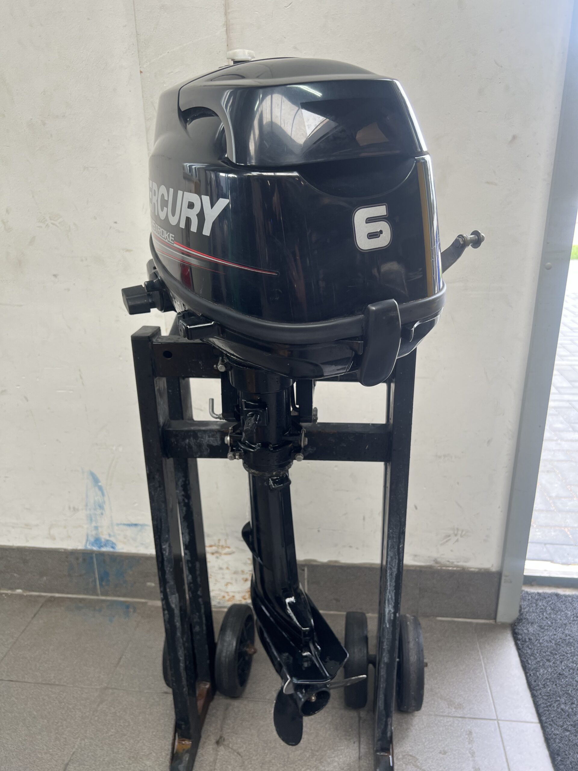 Mercury 6PK 4-takt buitenboordmotor uit 2016, kortstaart met afstandsbediening en handstart