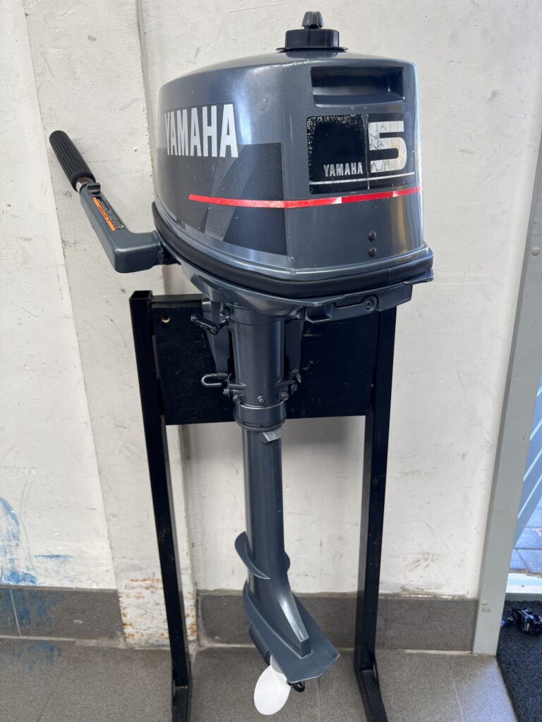 Yamaha 5PK 2-takt (247) – tweedehands buitenboordmotor, 5 PK, Langstaart, 2-takt, Handgestart.