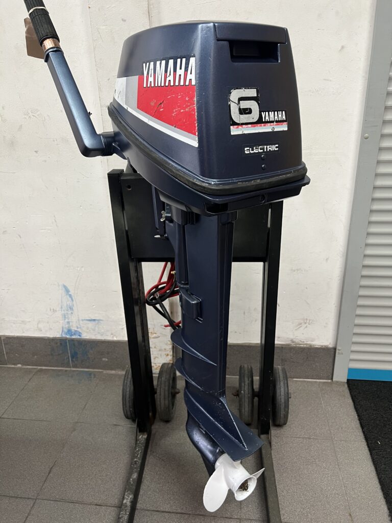 Yamaha 6PK 2-takt uit 1993 met langstaart en elektrische start