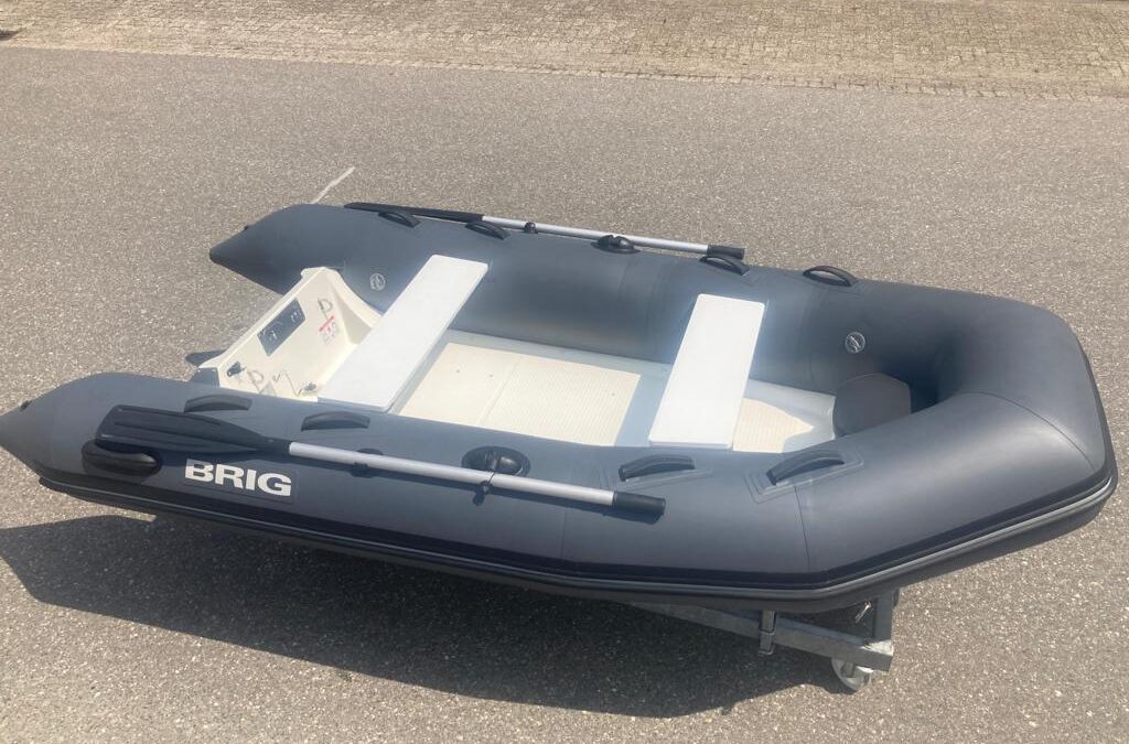 Brig F330 RIB